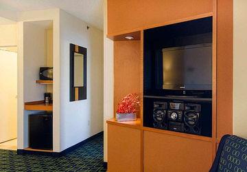 Fairfield Inn & Suites By Marriott Newark Liberty International Airport Esterno foto