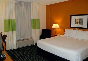 Fairfield Inn & Suites By Marriott Newark Liberty International Airport Esterno foto
