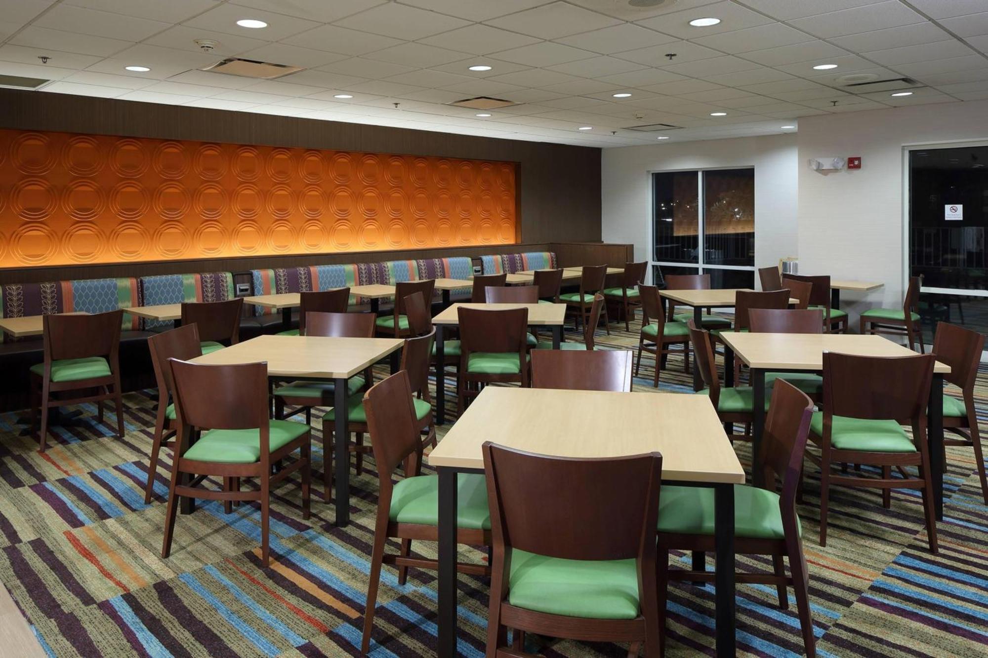Fairfield Inn & Suites By Marriott Newark Liberty International Airport Esterno foto