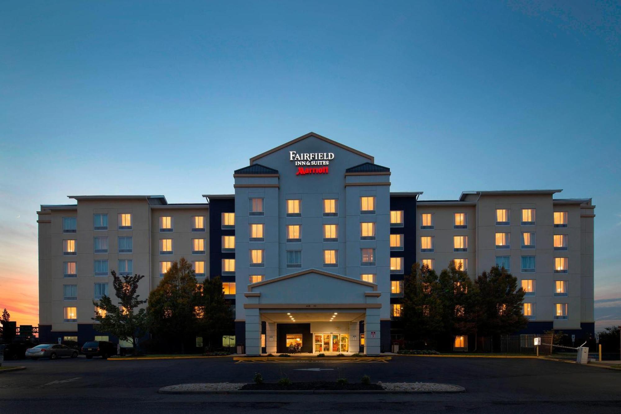 Fairfield Inn & Suites By Marriott Newark Liberty International Airport Esterno foto