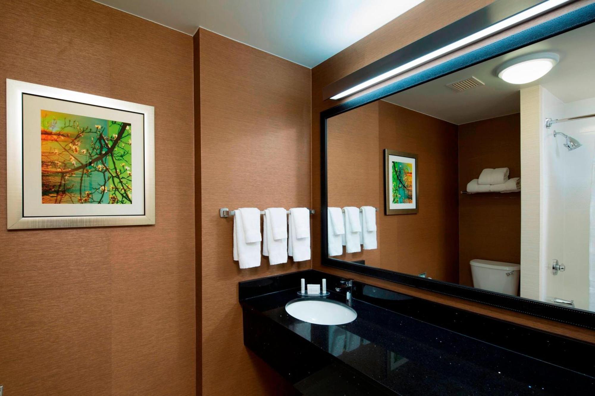 Fairfield Inn & Suites By Marriott Newark Liberty International Airport Esterno foto