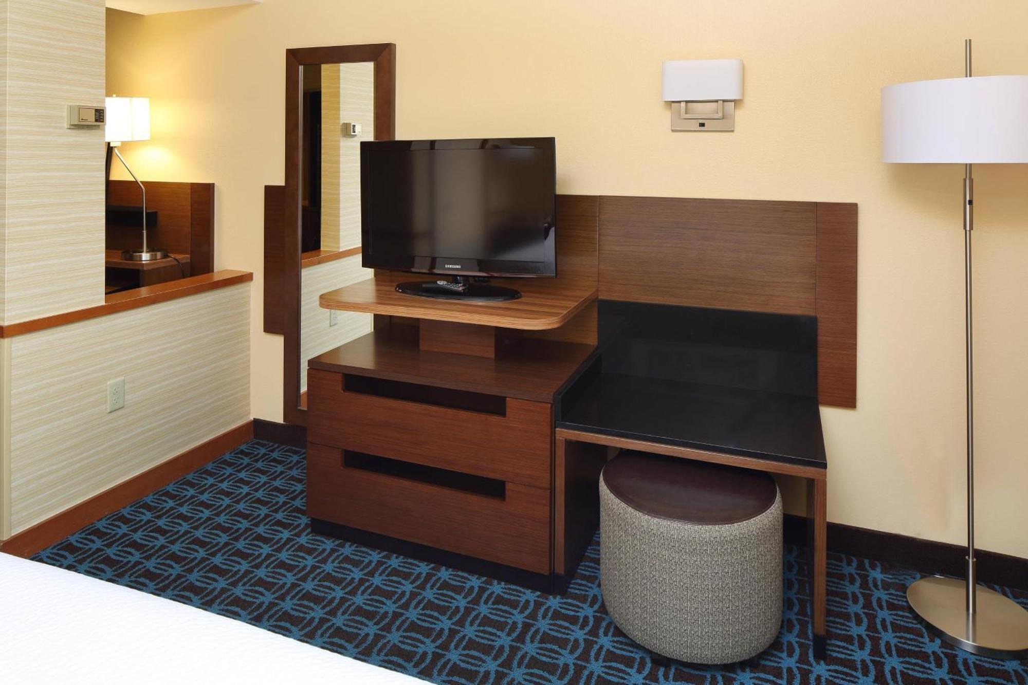Fairfield Inn & Suites By Marriott Newark Liberty International Airport Esterno foto