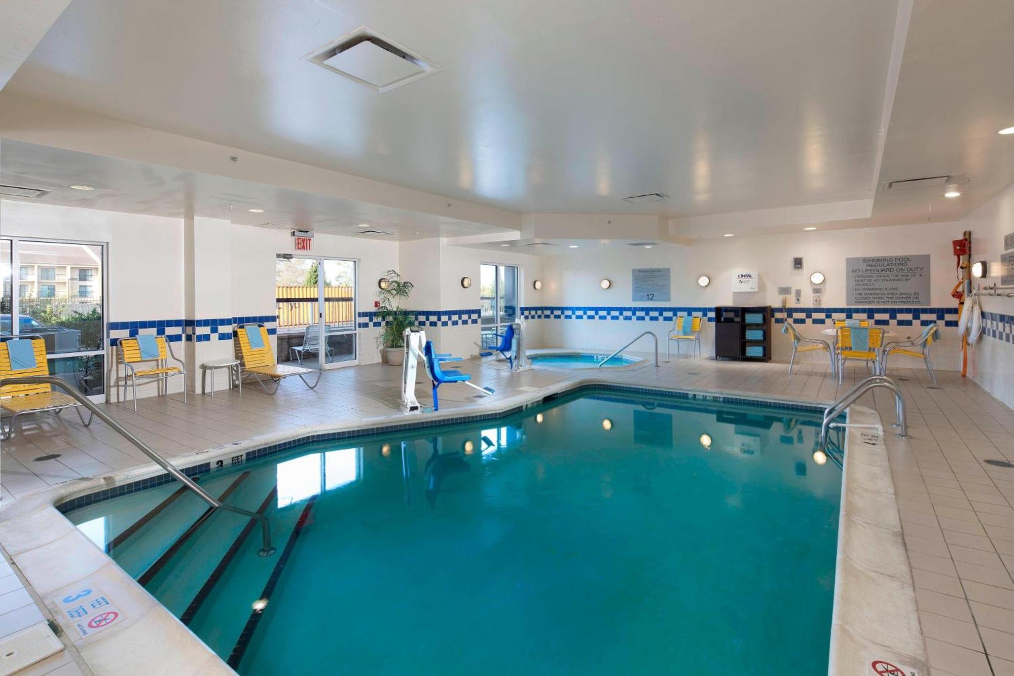 Fairfield Inn & Suites By Marriott Newark Liberty International Airport Esterno foto
