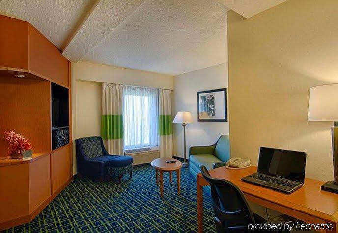Fairfield Inn & Suites By Marriott Newark Liberty International Airport Esterno foto